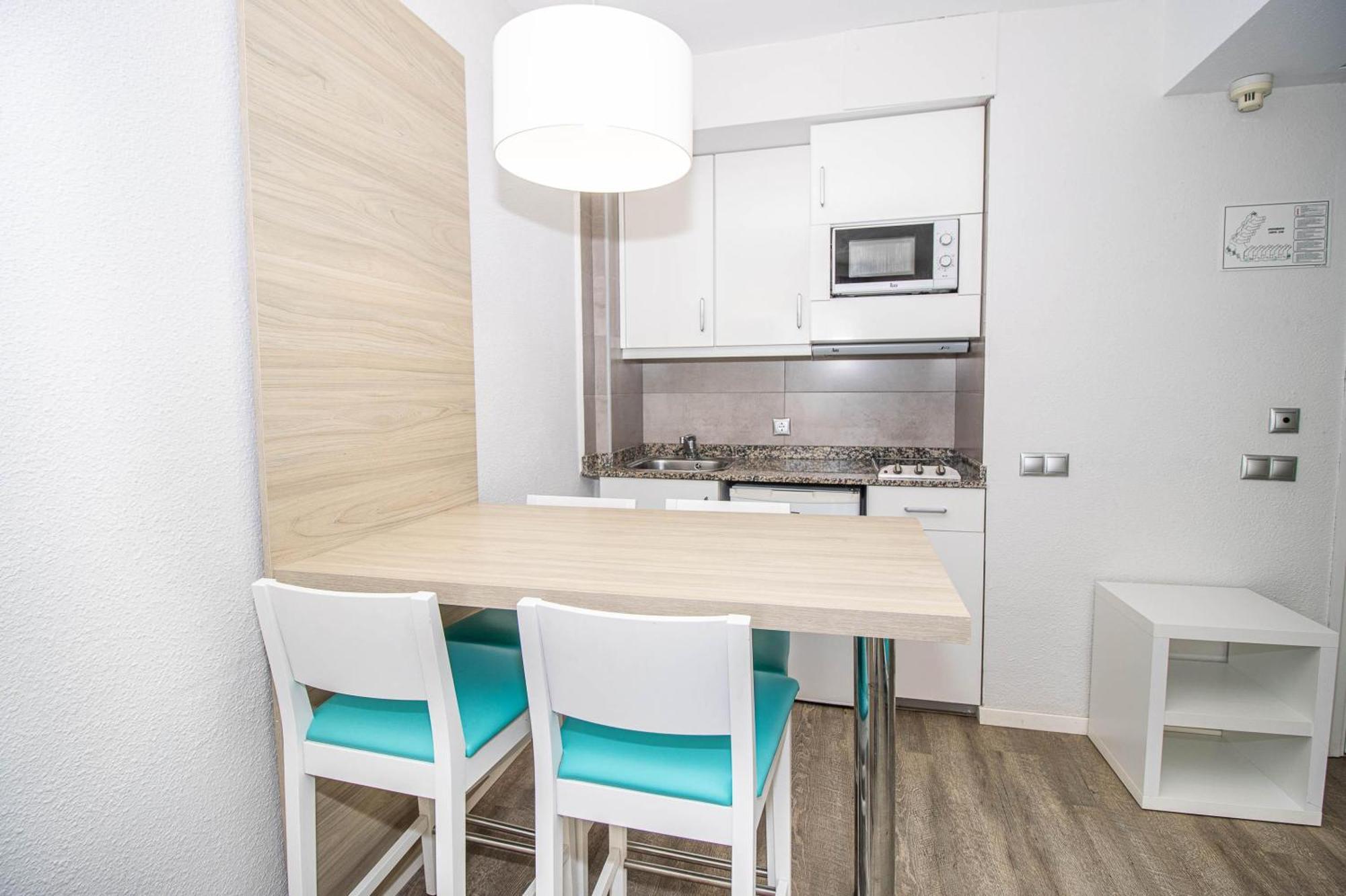 Eix Lagotel Aparthotel 4*